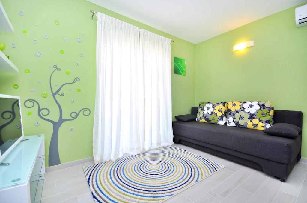 Apartments Sakal Trogir Quarto foto