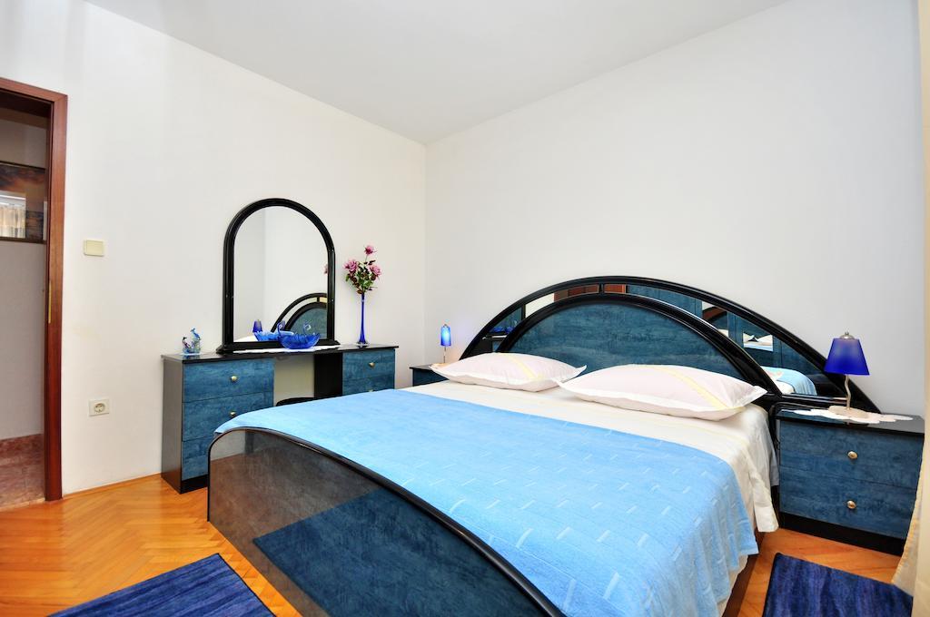 Apartments Sakal Trogir Quarto foto
