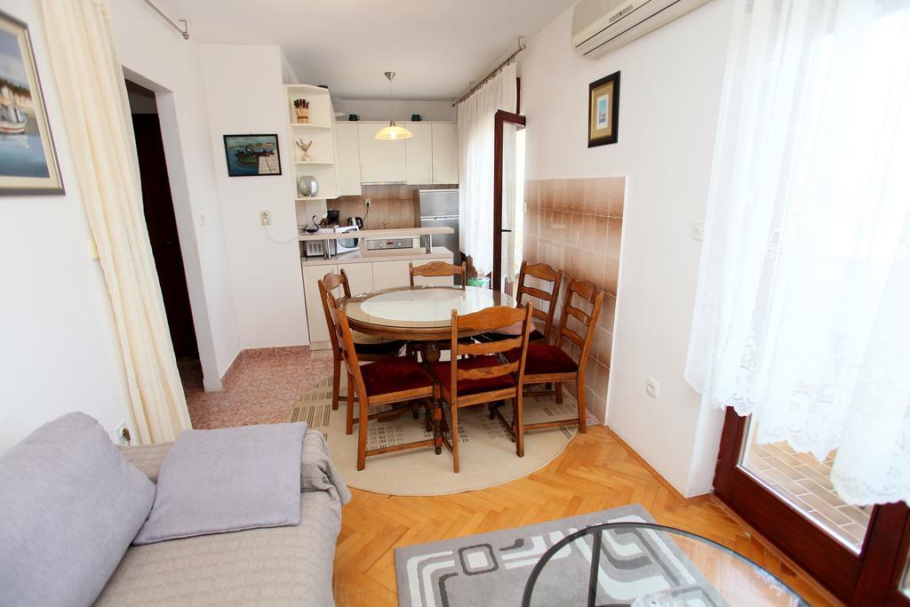Apartments Sakal Trogir Exterior foto