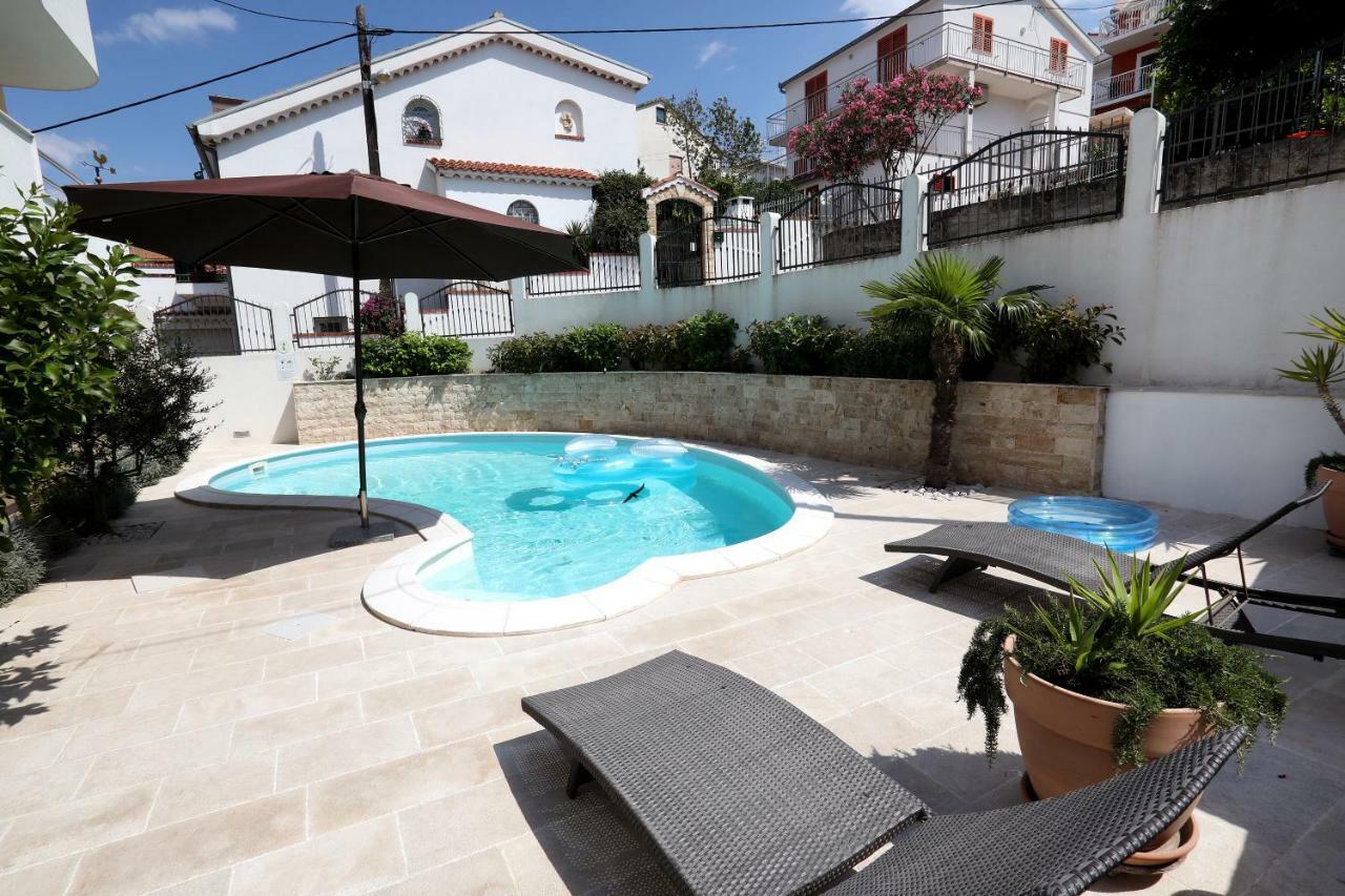 Apartments Sakal Trogir Exterior foto